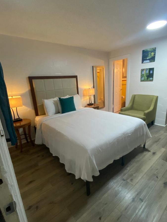 American Inn Pensacola Esterno foto